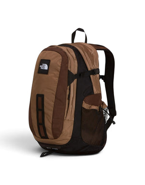 NF0A3KYJ S3E1 Zaino Unisex Hot Shot Se Garnet/Smokey Brown/TNF (cod: NF0A3KYJ) NF0A3KYJ S3E1 The North Face 