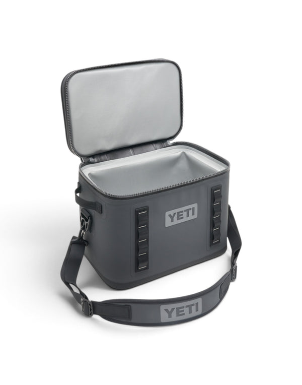 70000002202 CHARCOAL Hopper Flip® 18 70000002202 CHARCOAL YETI 